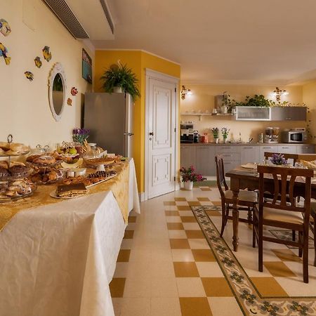 לינה וארוחת בוקר טראסיני Casa Manzella מראה חיצוני תמונה