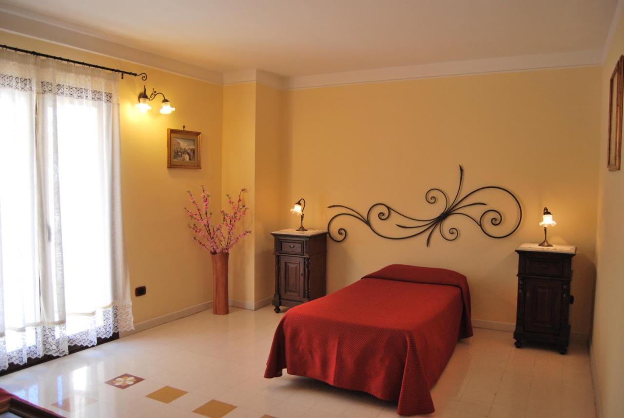 לינה וארוחת בוקר טראסיני Casa Manzella מראה חיצוני תמונה